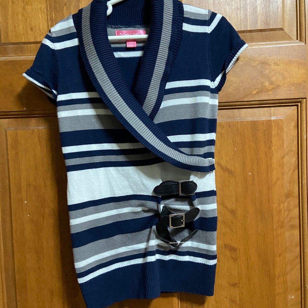 Girls shirtsleeve sweater